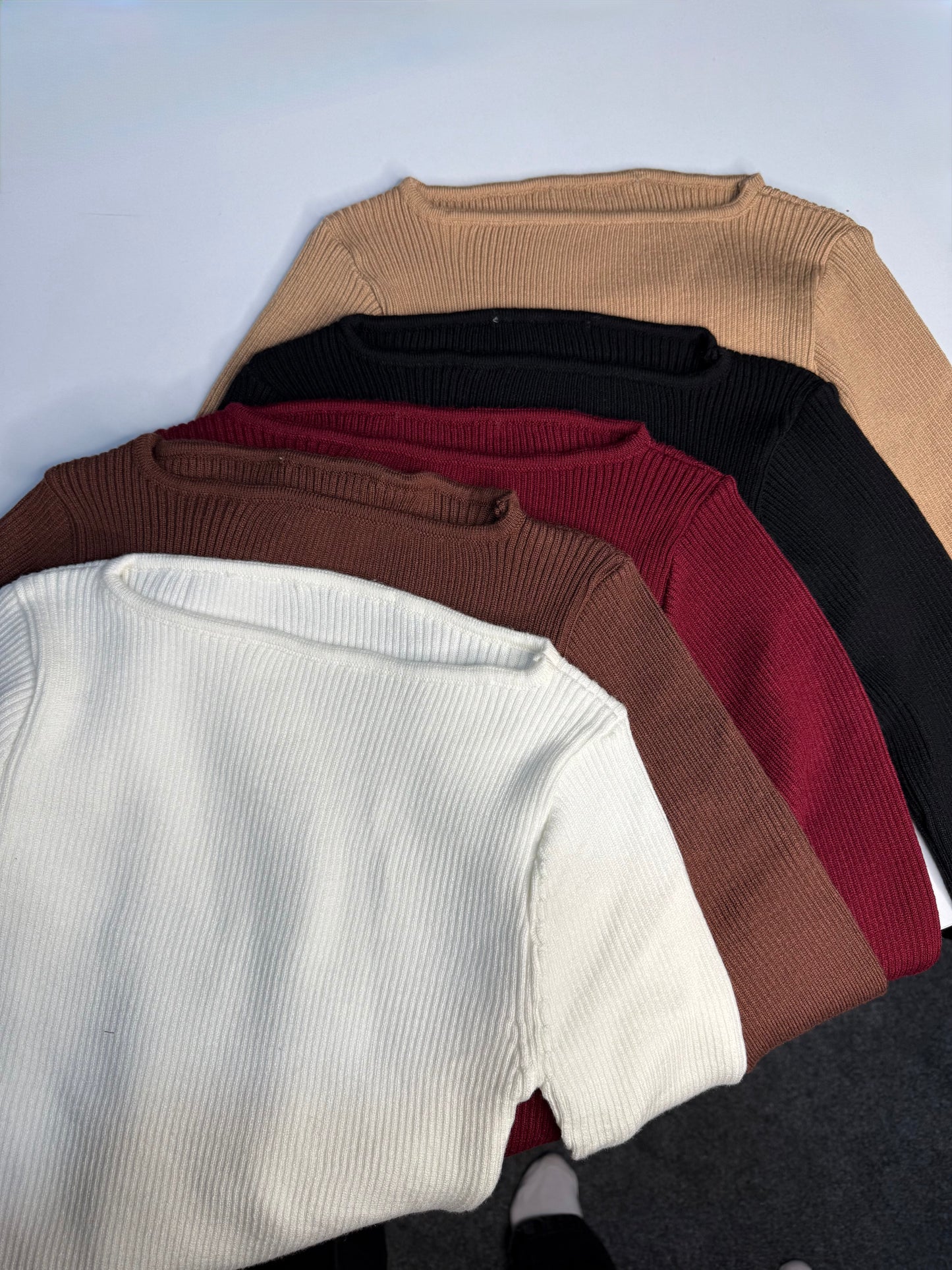 Low-neck ribbed top