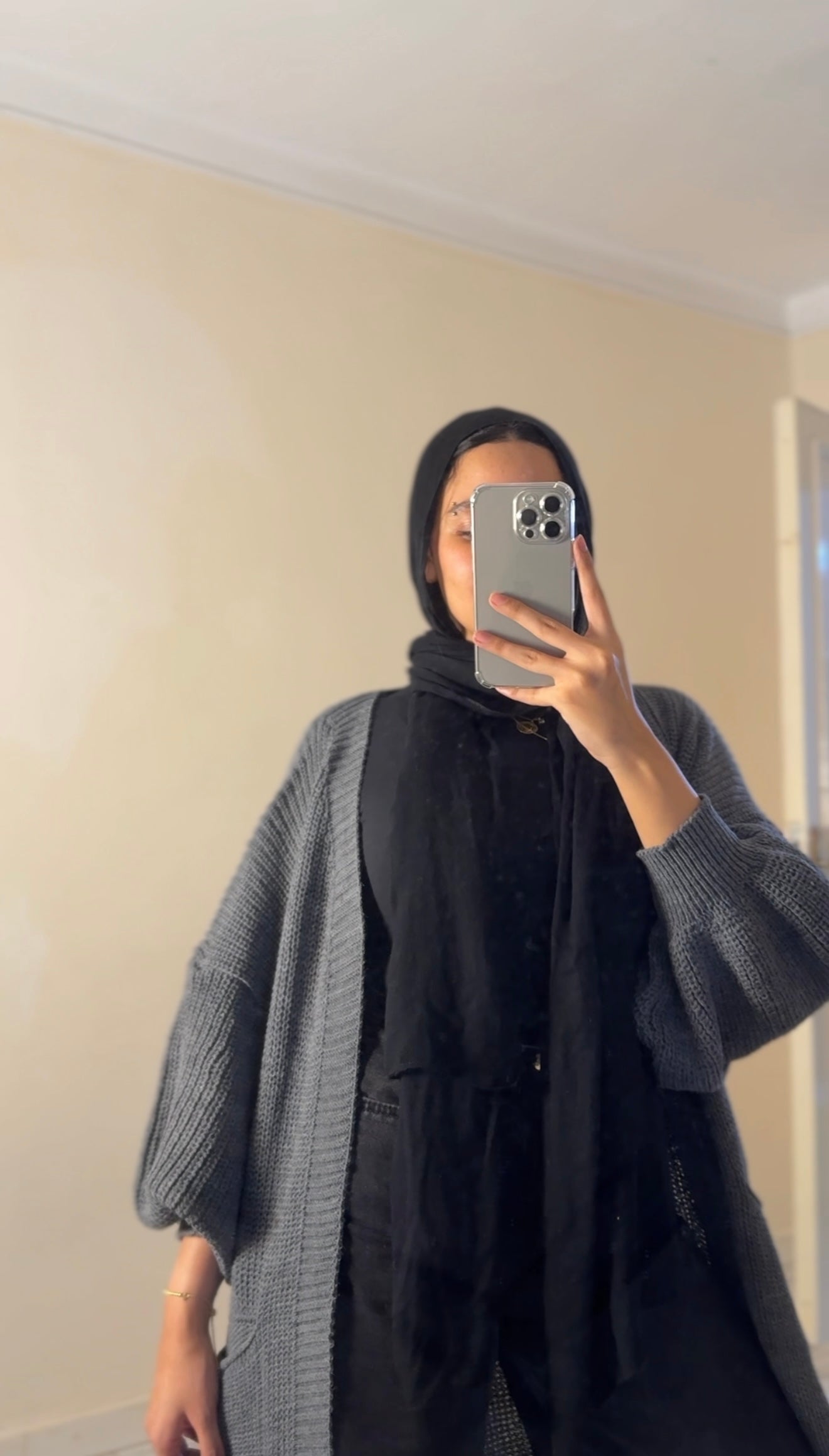 Long knitted cardigan